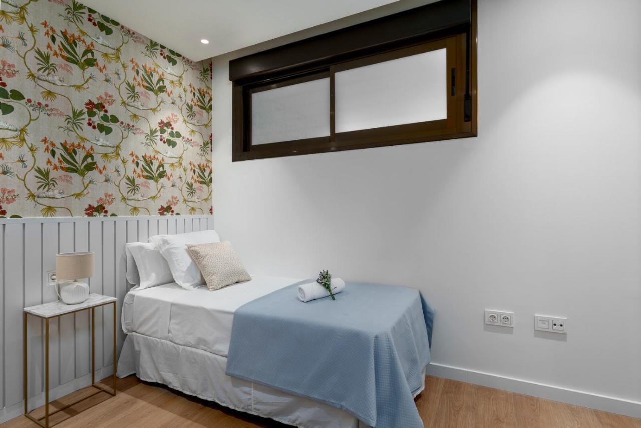 Atico Plaza Del Teatro 3 Habitaciones Малага Екстериор снимка